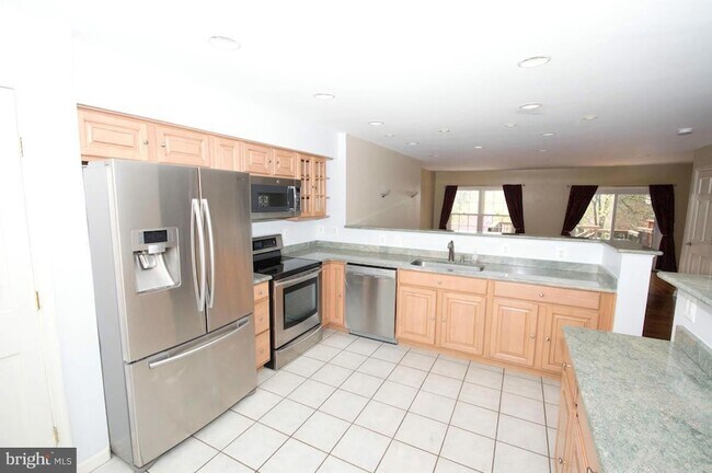 Building Photo - 419 Davis Ave SW