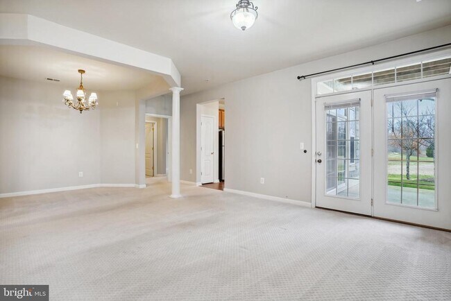 Building Photo - 13930 Greendale Dr