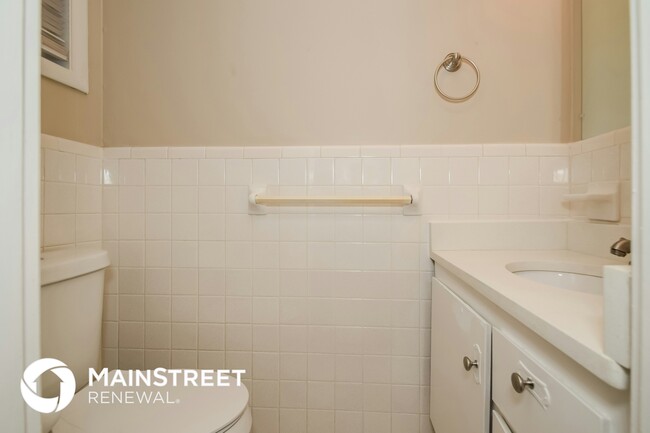 Building Photo - 1128 Lay Dr