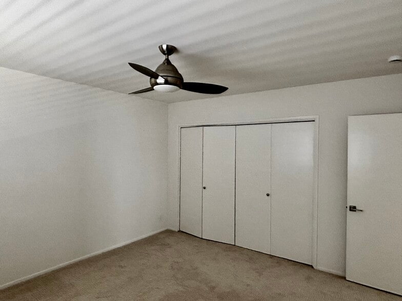 Building Photo - 969 W 25th St