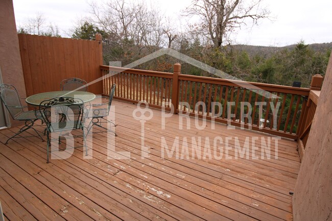 Building Photo - Fully Furnished 2 Bedroom 2.5 Bath Duplex with loft!