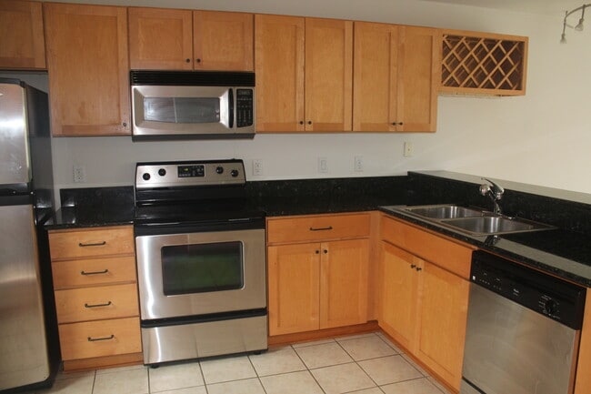 Building Photo - 920 NW Naito Pky