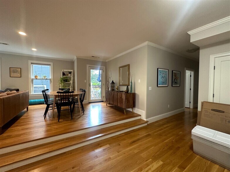 Building Photo - 22 Linden Ave