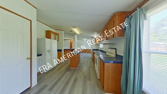 Building Photo - 8204 Verano St
