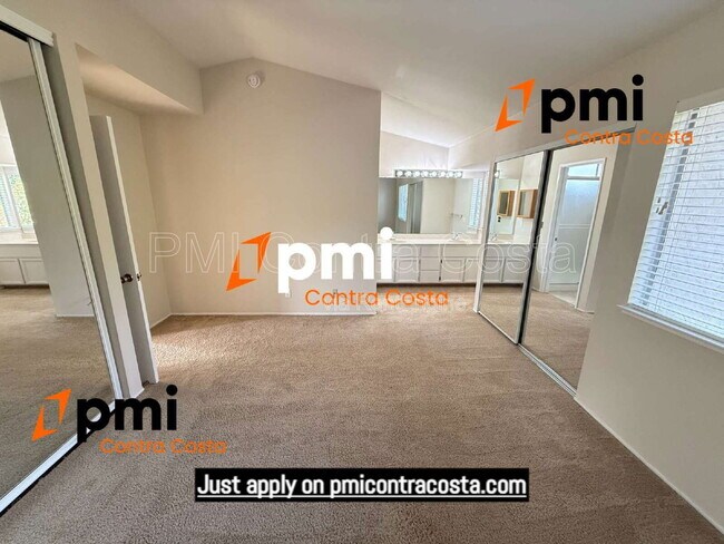 Building Photo - 974 Signal Ct