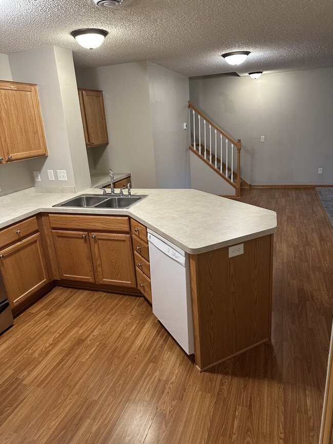 Building Photo - 2613 Yellowstone Dr