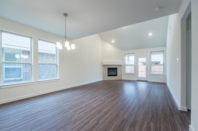 Building Photo - 7633 Spring Dr