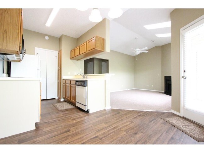 Building Photo - 7340 Skillman St