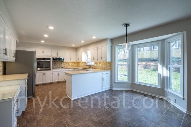 Building Photo - 12012 Ensley Ln