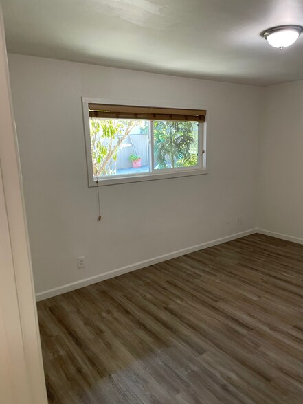 Building Photo - 521 E Arrellaga St