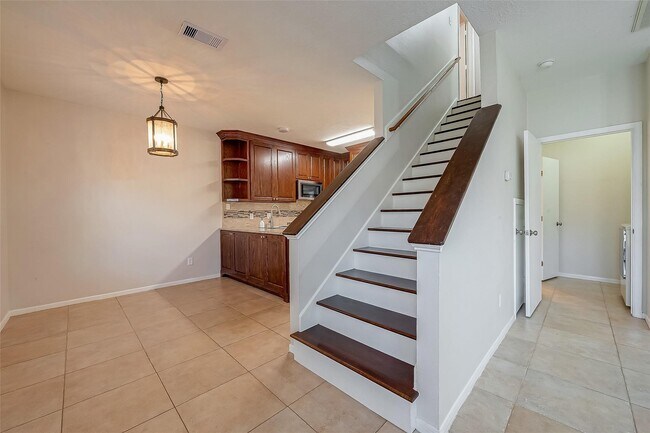 Building Photo - 18339 Beaverdell Dr