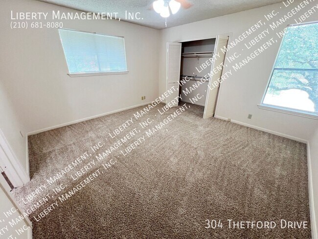 Building Photo - 304 Thetford Dr