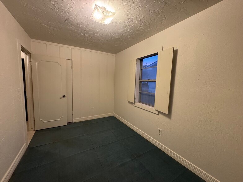 Building Photo - 2408 S Woodward Ave