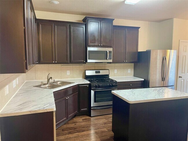 Building Photo - 5822 Coyote Echo Dr