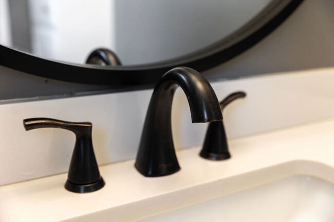 Building Photo - 2558 Crestleigh Mnr