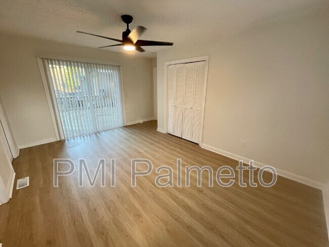 Building Photo - 300 Quincannon Rd