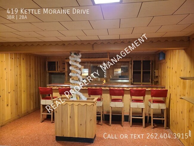 Building Photo - 419 Kettle Moraine Dr