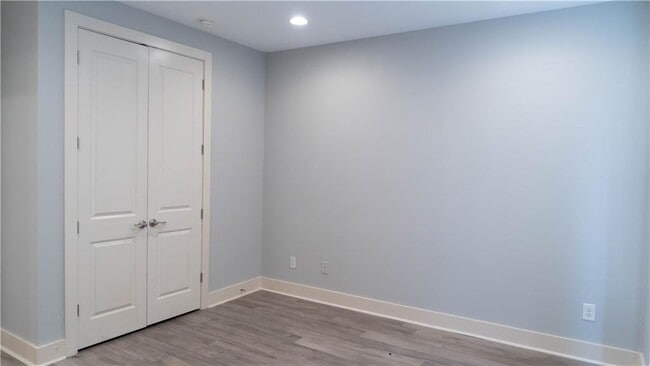 Building Photo - 6146 Holly Pk Ln SE