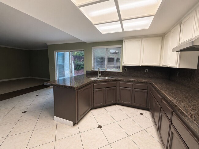 Building Photo - 742 Rambleton Dr
