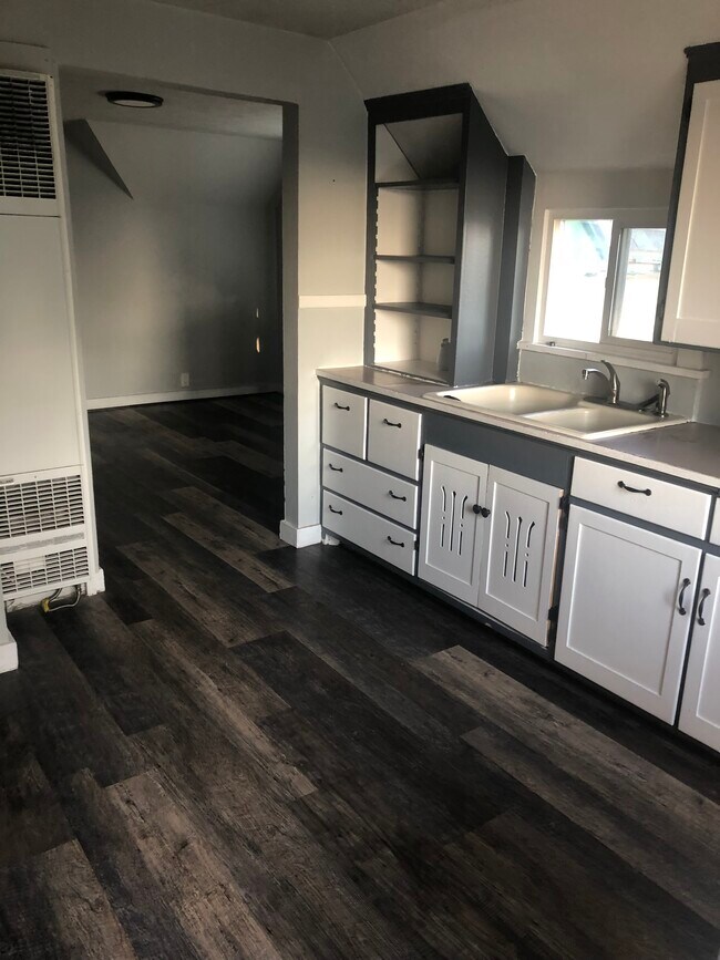 Building Photo - 2502 N Calispel St