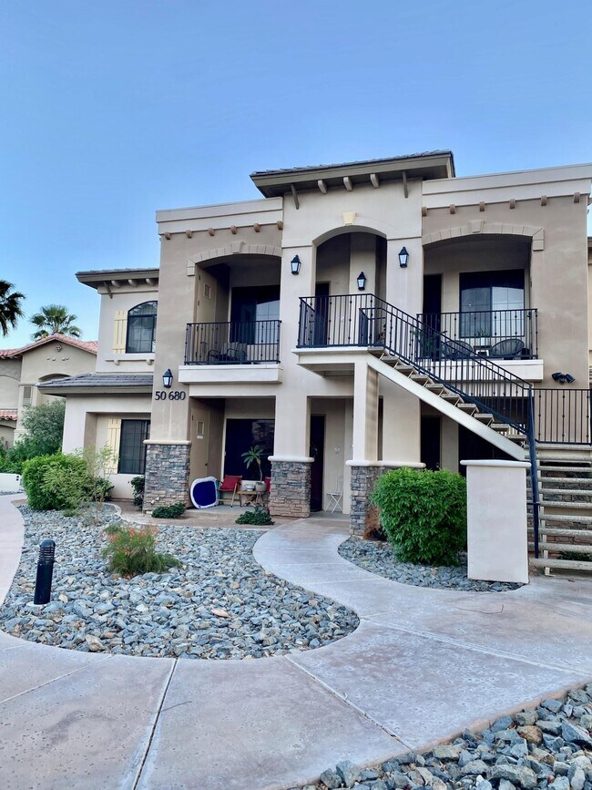 Building Photo - 50680 Santa Rosa Plz