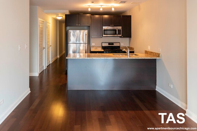 Building Photo - 1464 S Michigan Ave