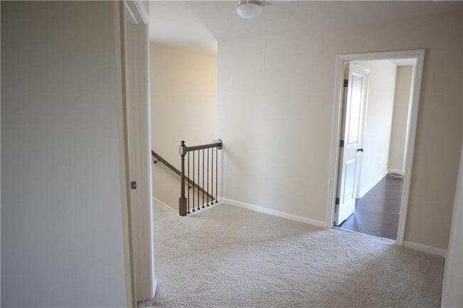 Building Photo - 776 Village Field Ct NW