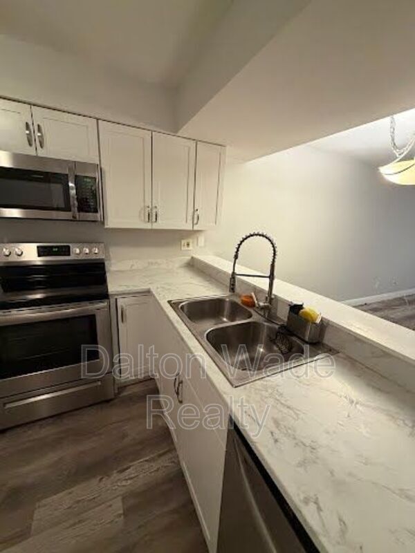 Building Photo - 1517 Chateaux De Ville Ct