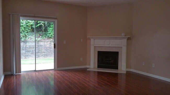 Building Photo - 2740 Heathrow Dr