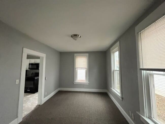 Building Photo - Nice 2 Bedroom 1 Bath House with Garage in...