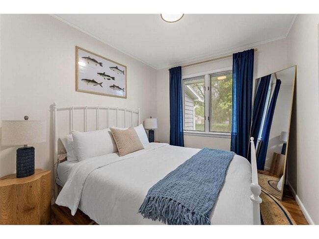 Building Photo - 1424 Vista Ln SW