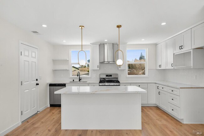 Building Photo - 8 Corte Dorado