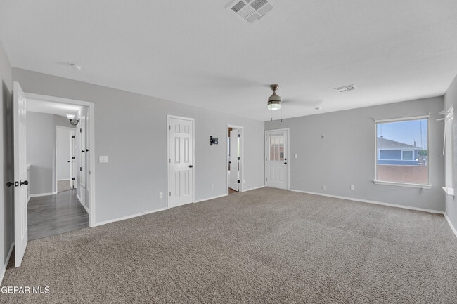 Building Photo - 14378 N Cave Dr