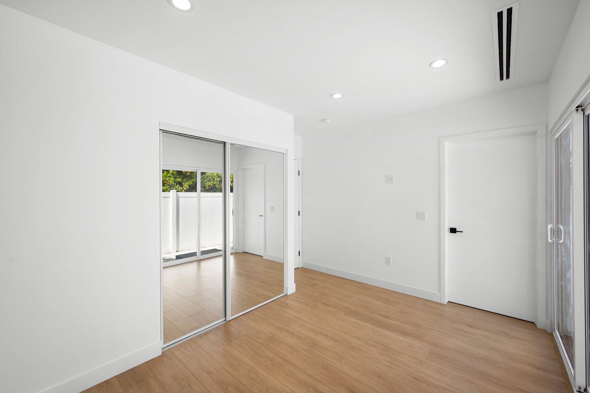 Building Photo - 8439 Apperson St
