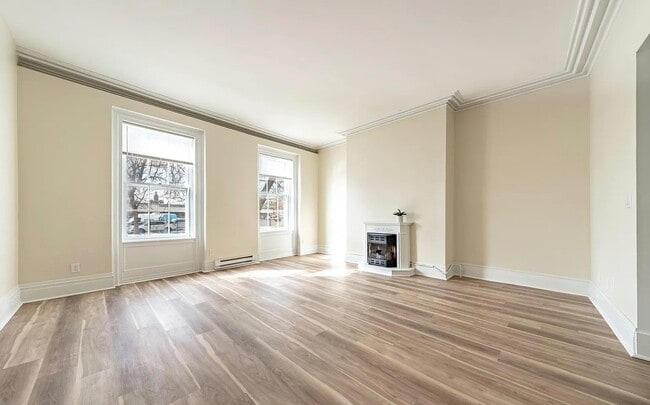 Building Photo - 67 S Ferry St