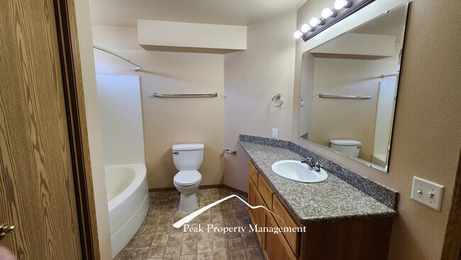Building Photo - 210 Ascent Ct