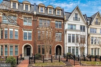 Building Photo - 10777 Symphony Park Dr