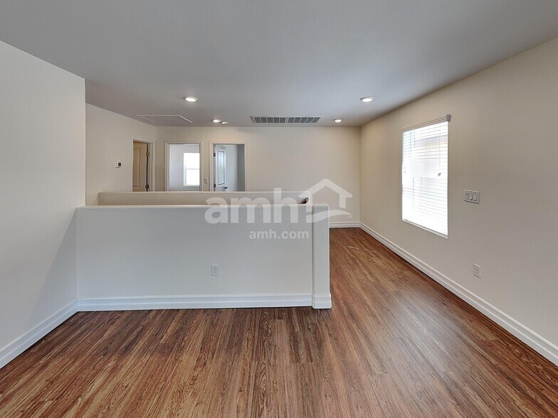 Building Photo - 5804 Petronius St