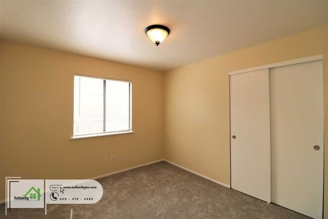 Building Photo - 3712 Canterbury Dr