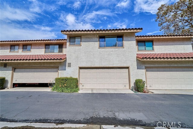 Building Photo - 22810 Chardonnay Dr