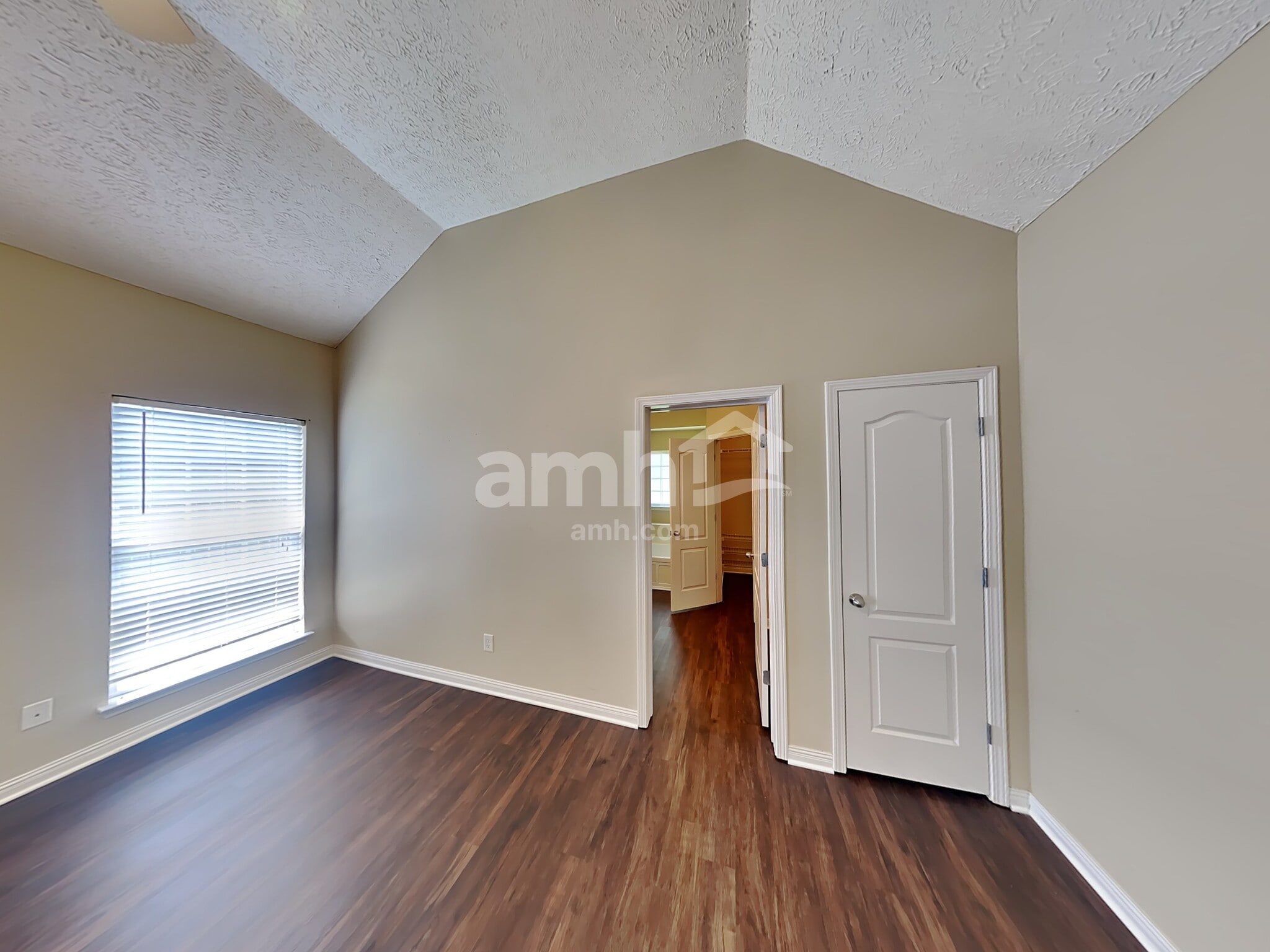 Building Photo - 1308 Oakhall Ln