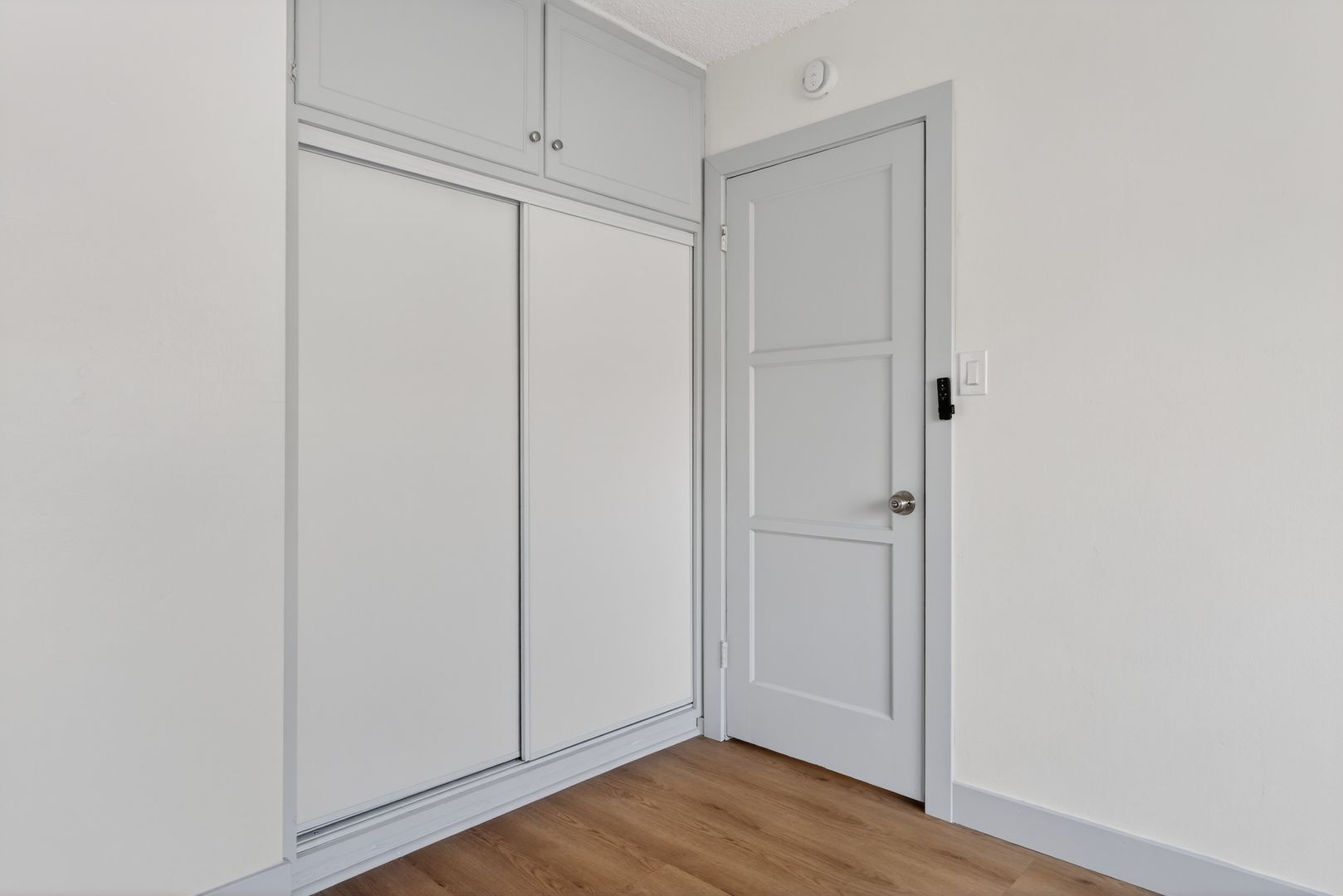 Building Photo - 933 Alamitos Ave