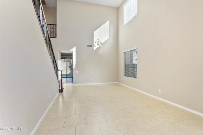 Building Photo - 3842 E Cat Balue Dr