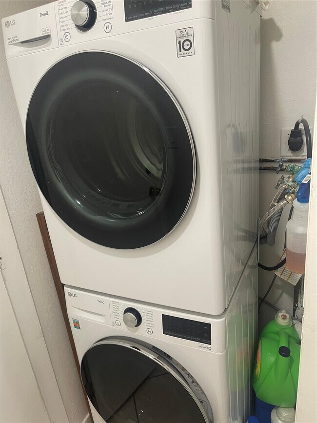 Building Photo - 1401 S Ocean Dr