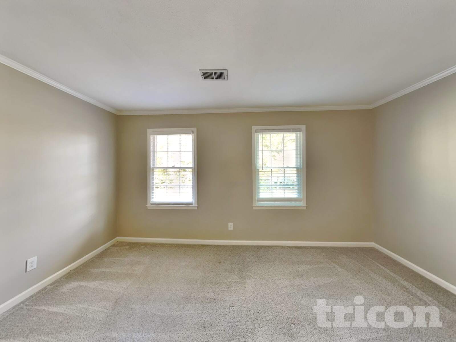 Building Photo - 361 Willow Glenn Dr