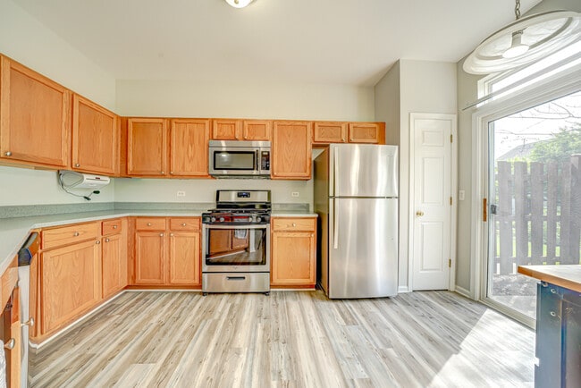 Building Photo - 1471 Doolittle Ln