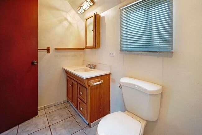 Building Photo - Coming Soon - Charming, Spacious 1Bdrm/1Ba...