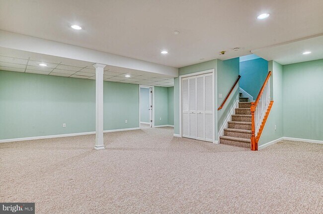 Building Photo - 1802 Schindler Dr