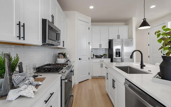 Building Photo - BRAND NEW Spacious 3 Bed 2.5 Bath + Office Townhouse