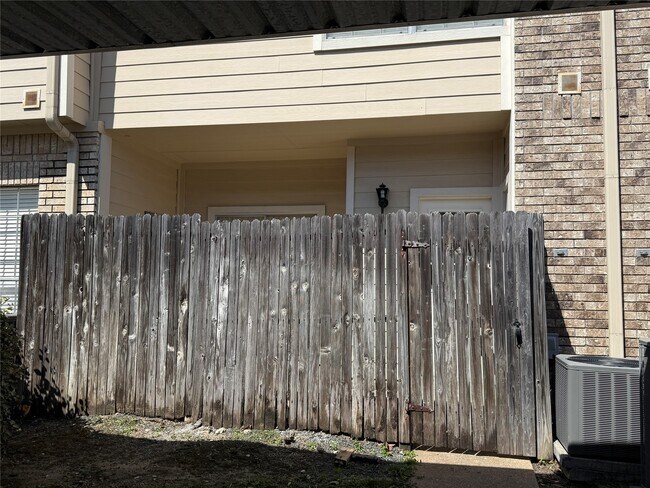 Building Photo - 7575 Cambridge St